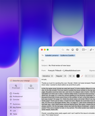 Pantalla de una MacBook Neo, se usa Herramientas de Escritura de Apple Intelligence en Mail para revisar un párrafo extenso de un email con comentarios sobre una publicación